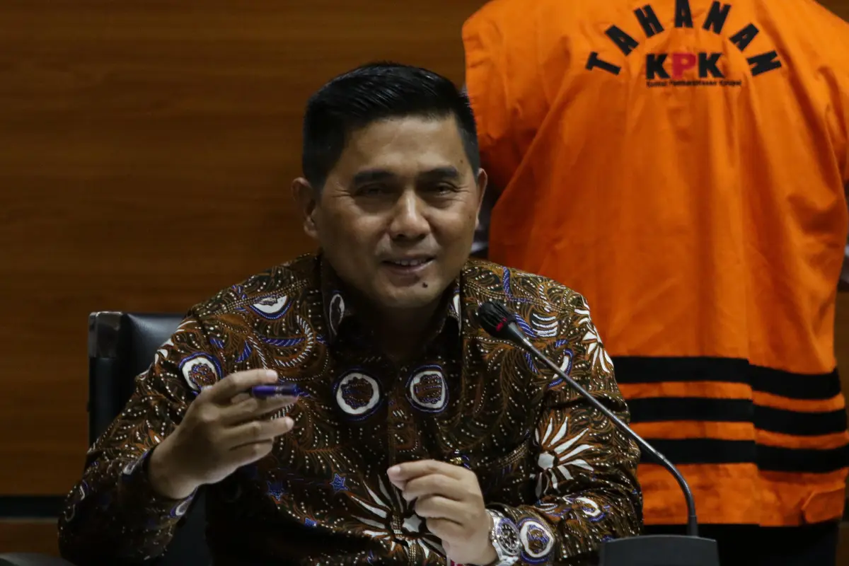 KPK Tahan Dua Tersangka Suap Bupati Mamberamo Tengah