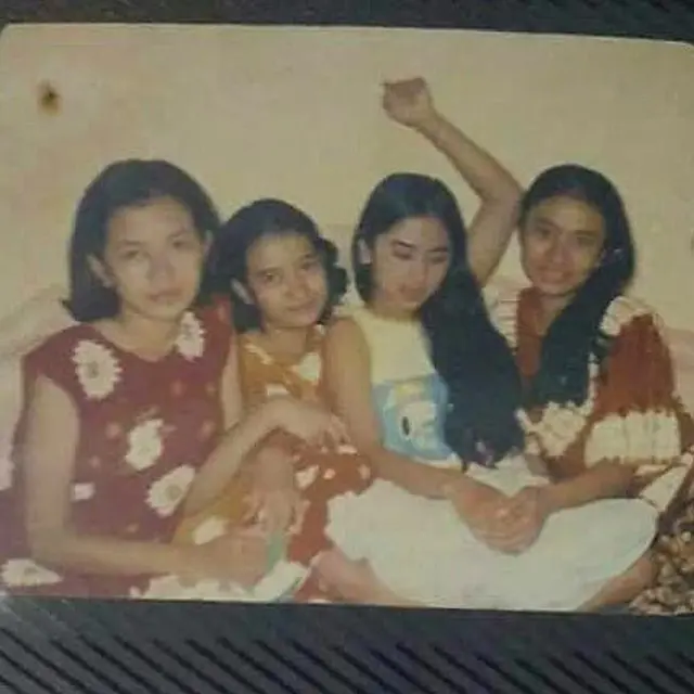 6 Foto Lawas Dewi Perssik saat ABG Belum Menikah, Curi Perhatian