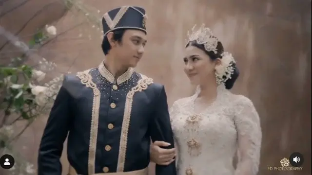 Usung Adat Minahasa, Ini 7 Potret Prewedding Caesar Hito dan Felicya Angelista