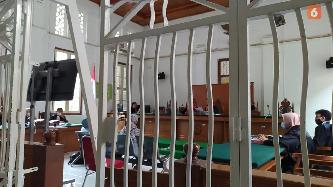 Jaksa tuntut kedua terdakwa korupsi dana anak perusahaan Pelindo IV selama 12 tahun penjara (Liputan6.com/ Eka Hakim)
