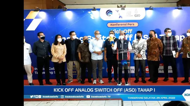 Menkominfo Johnny G. Plate bersama Jajaran Dirjen di Kemkominfo dan Pimpinan LPS mengadakan konferensi pers tentang Analog Switch Off (ASO)