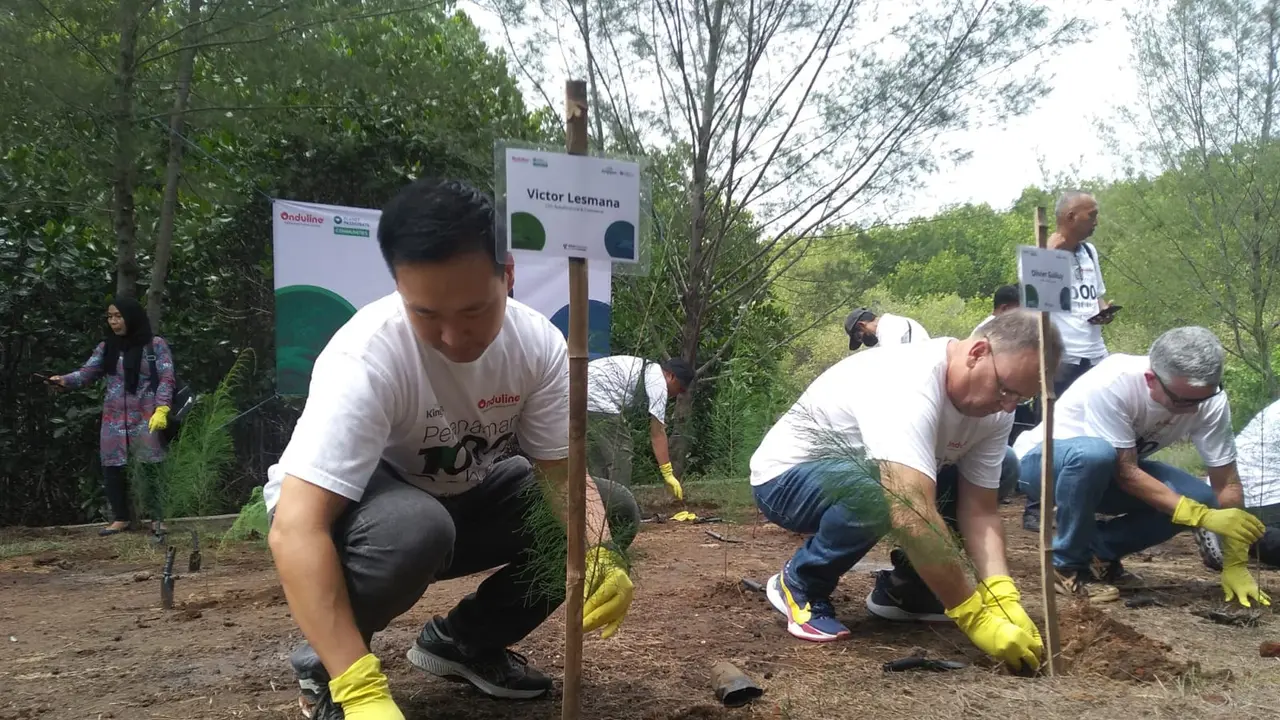 Kolaborasi Tiga Perusahaan Swasta Tanam 1000 Pohon Kurangi Emisi Karbon