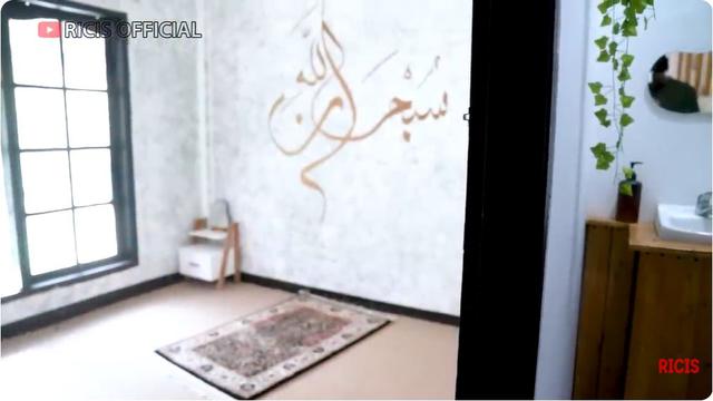 8 Potret Markas Nissa Sabyan dan Tim Gambusnya, Dipenuhi Kreativitas Anggota