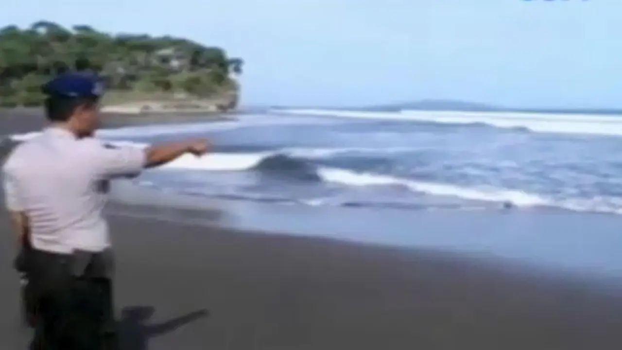Bocah-Terseret-Ombak