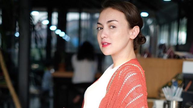 7 Pesona Rianti Cartwright, Tetap Awet Muda di Usia 36 Tahun