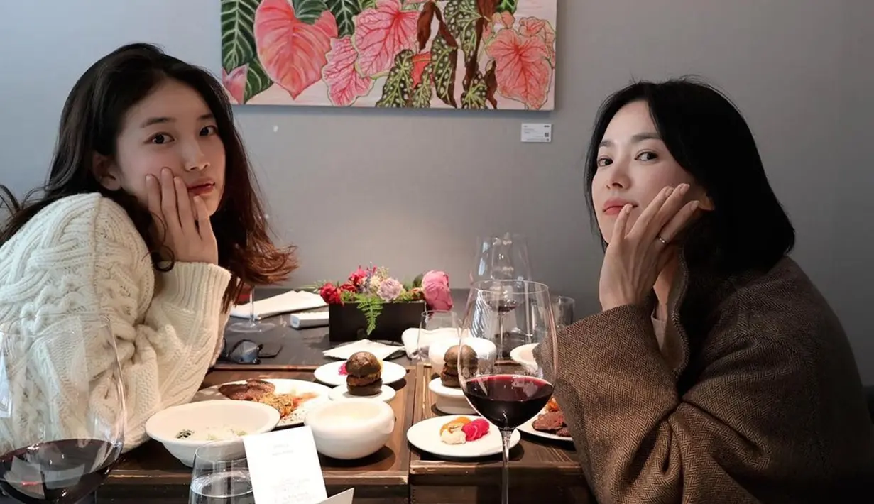 Sebagai tanda apresiasi, Song Hye Kyo menyampaikan rasa terima kasihnya kepada Suzy melalui media sosial. Kejutan sederhana namun bermakna ini menjadi bukti persahabatan erat di antara dua sosok aktris ini, sekaligus memberikan kebahagiaan bagi para penggemar yang menyaksikan momen tersebut. (Liputan6.com/IG/@kyo1122)