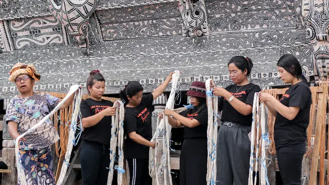 Upaya Tobatenun Selamatkan Kain Ulos Sebagai Warisan Budaya Tinggi