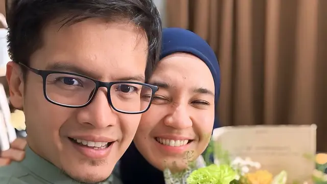 Potret Dhini Aminarti dan Dimas Seto. (instagram/dhiniaminarti)