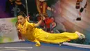 Atlet Wushu asal Kanada, Bianca Go saat beraksi, pada Kejuaraan Dunia Wushu 2015 di Istora Senayan, Jakarta, Minggu(15/11/2015). (Bola.com/Nicklas Hanoatubun)
