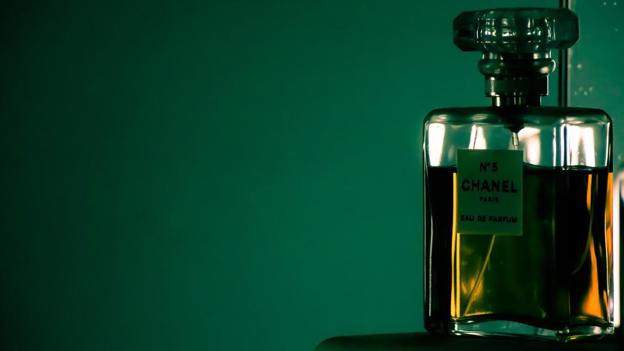 Ilustrasi Parfum Chanel - Chanel No 5 (N°5)