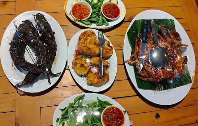 2. Pondok Bakaran Giwangan Ramai Saat Ramadan karena Sajian Seafood dan Bakaran