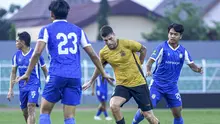 Penyerang anyar Bhayangkara FC, Dejan Racik, saat menjalani uji tanding. (Bola.com/Nandang Permana)