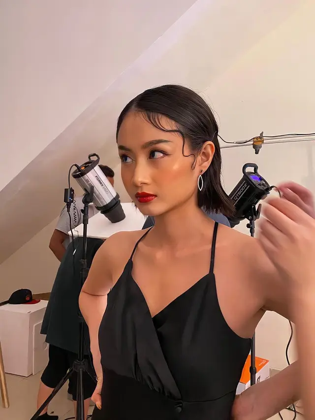 7 Potret Shindy Huang, Pemain Pretty Little Liars yang Curi Perhatian