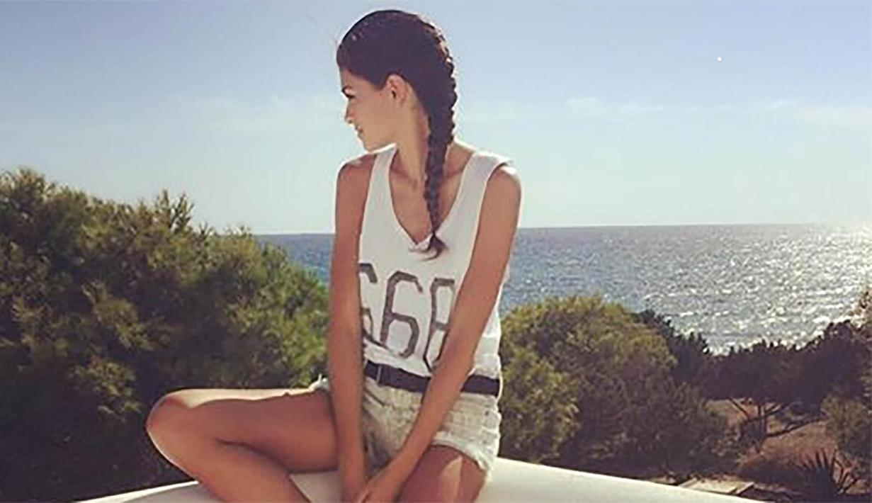 Linda Morselli juga menjadi salah satu perempuan yang melenggang di runway Women's Secret. (Instagram)