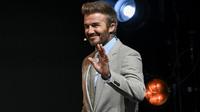 Mantan pemain sepak bola Inggris, David Beckham, menghadiri acara promosi untuk kampanye desain ulang merek dan peramalan merek Marina Bay Sands yang disebut "Atas Beyond" di Marina Bay Sands Hotel and Resorts di Singapura pada 7 November 2024. (Roslan Rahman/AFP)