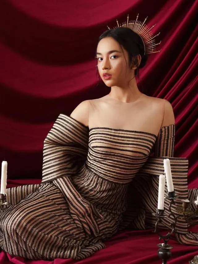 8 Gaya Pemotretan Terbaru Lyodra Ginting Pakai Dress dan Headpiece, Menawan bak Dewi