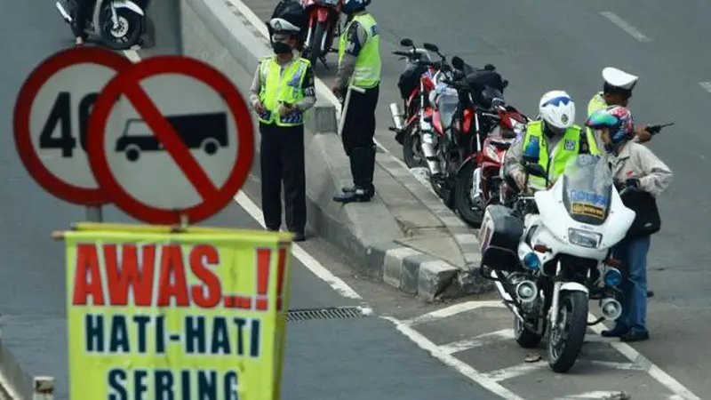 Cara Ini Bikin Kamu Terhindar Dari Razia Motor, Buktikan Sendiri