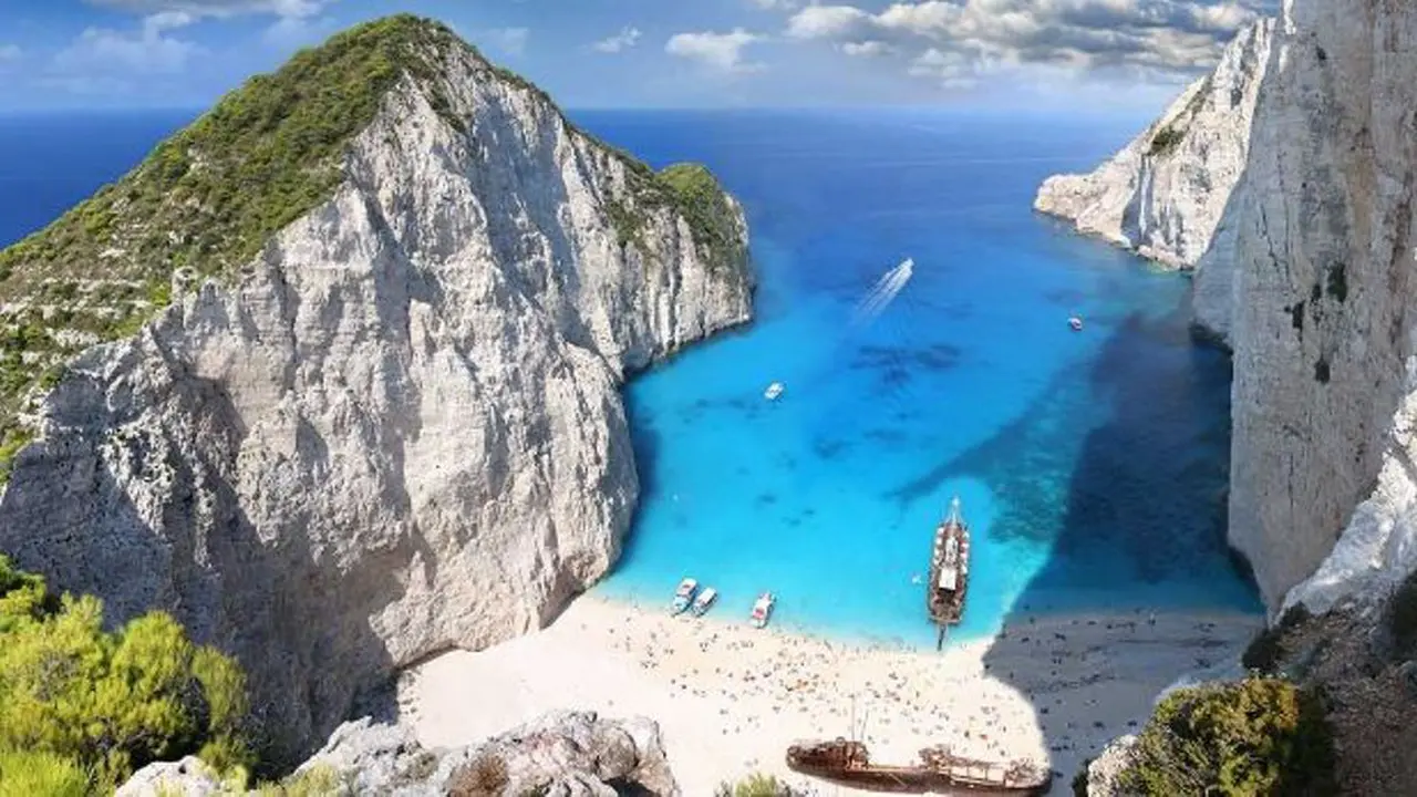 5 Destinasi Pantai dari Seluruh Dunia dengan Biaya Terjangkau
