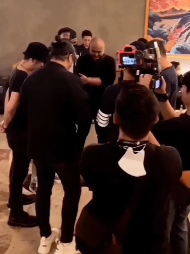 Element menggelar konser mini dalam event road to Romansa +62 di Big Brothers Sudirman Jakarta. (Foto: Dok. Instagram @elementband.id)