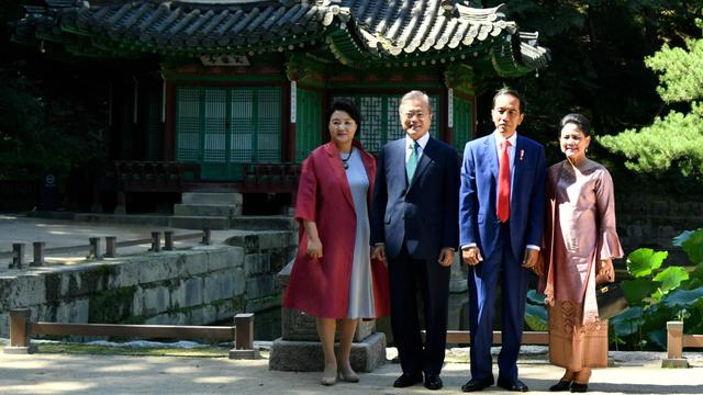 Presiden Jokowi beserta Ibu Negara Iriana di Istana Changdeok, Seoul.  (Foto: Biro Pers Setpres)