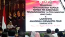 Kapolri Jenderal Tito Karnavian memberi sambutan saat memberi penghargaan kepada pengungkap 1,6 ton sabu di Mabes Polri, Jakarta, Selasa (27/3). Dalam kesempatan ini, Tito juga meluncurkan Anugerah Jurnalistik Polri Tahun 2018. (Liputan6.com/JohanTallo)