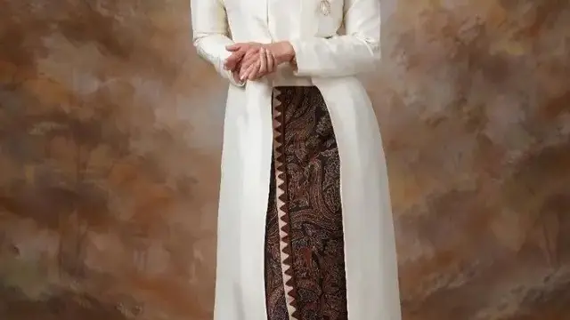 Inspirasi kebaya kutubaru ala Loemongga Haoemasan (credit:instagram/loemongga)