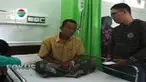 Hendro sendiri mengaku kondisinya kini lebih baik, meski masih sering mengeluhkan rasa nyeri di bagian perutnya.