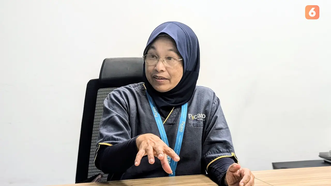 Dokter ahli bedah payudara dan endokrin Normayah Kitan di Hospital Picaso, Petaling Jaya, Malaysia,