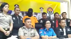 Aktor Tora Sudiro resmi ditahan oleh kepolisian Jakarta Selatan lantaran kedapatan menggunakan dan memiliki zat psikotoprika dumolid. 