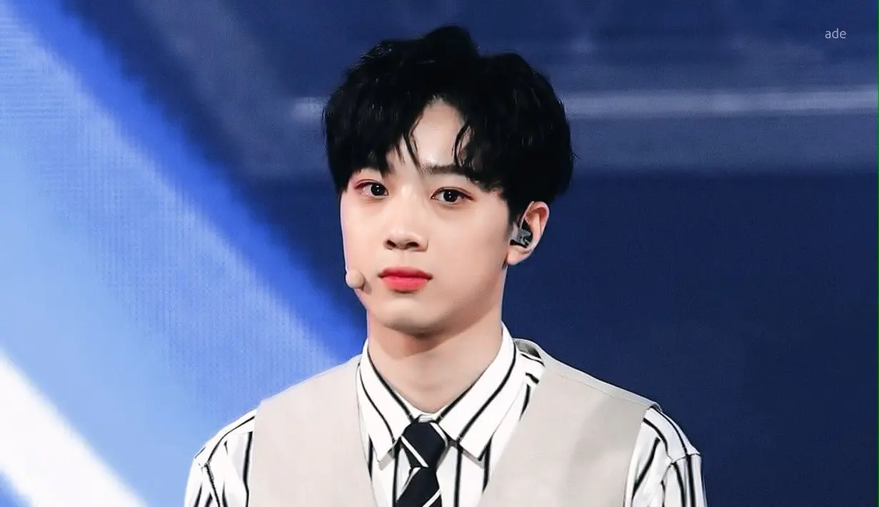 Member Wanna One, Lai Guanlin beberapa waktu lalu melakukan live dengan fansnya dan menceritakan beberapa detail kehidupannya. (koreaboo)