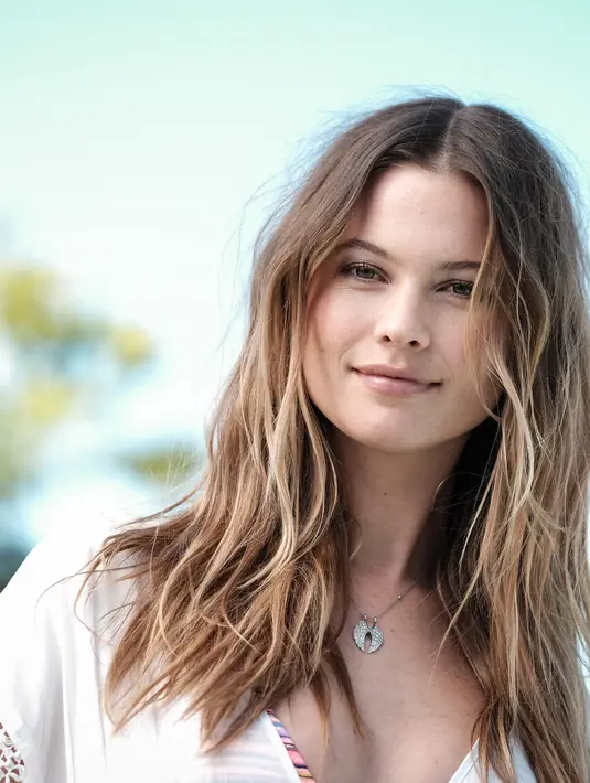 Tak hanya itu, kecantikan yang dimiliki Behati Prinsloo berhasil memikat pria terseksi yaitu Adam Levine. (AFP/Bintang.com)