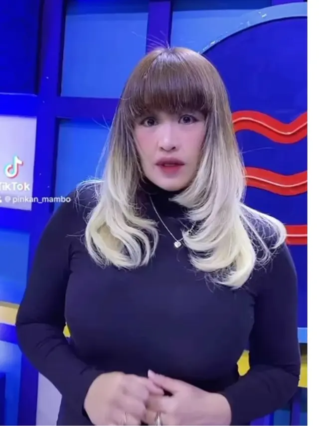 6 Model Rambut Pirang ala Pinkan Mambo, Inspirasi Gaya untuk Usia 40an
