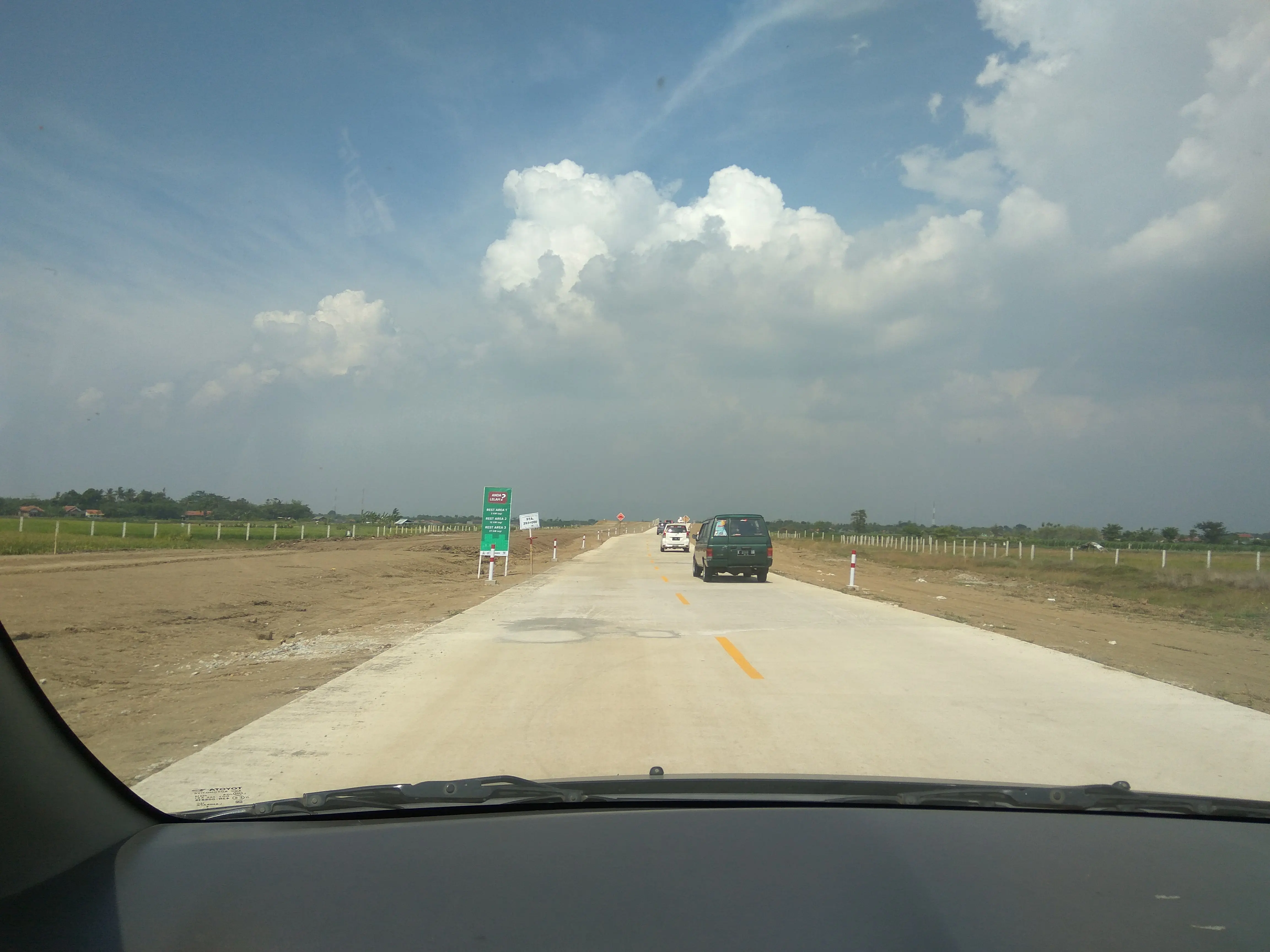 Jalan tol fungsional Brebes Timur - Gringsing Batang. (Liputan6.com/Fajar Eko)