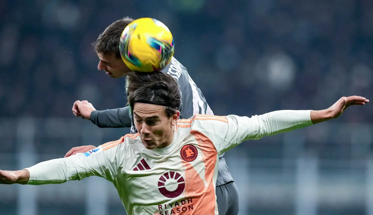 Kali ini, Milan sebenarnya tampil lebih dominan di hadapan pendukung sendiri, tapi Roma melawan dengan baik. Banyak peluang Milan yang terbuang karena eksekusi akhir tidak maksimal. (AP Photo/Antonio Calanni)