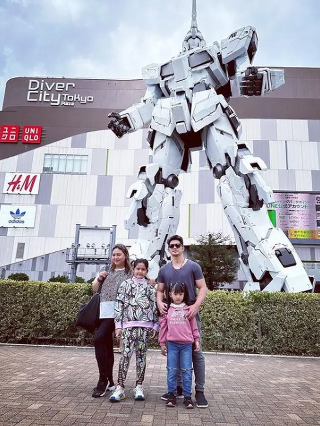 Audy Item dan Iko Uwais (Instagram/audyitem)