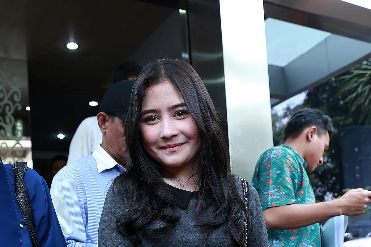 Prilly Latuconsina