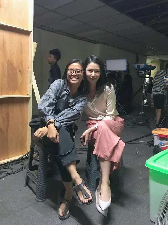 6 Potret Kompak Laura Basuki dan Manajernya, Bak Saudara Kandung