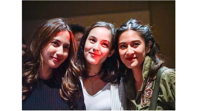 Reaksi Kocak Netizen Saat Pevita, Chelsea Islan dan Dian Sastro Satu Frame