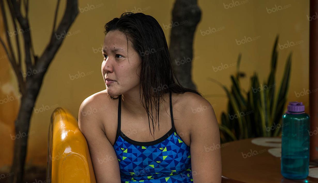 Selain prestasi dalam negeri, Yessy Yosaputra juga pernah merah medali emas Sea Games 2011 serta medali perak pada nomor 10.000 meter Asian Beach Games 2010 Oman. (Bola.com/Vitalis Yogi Trisna)