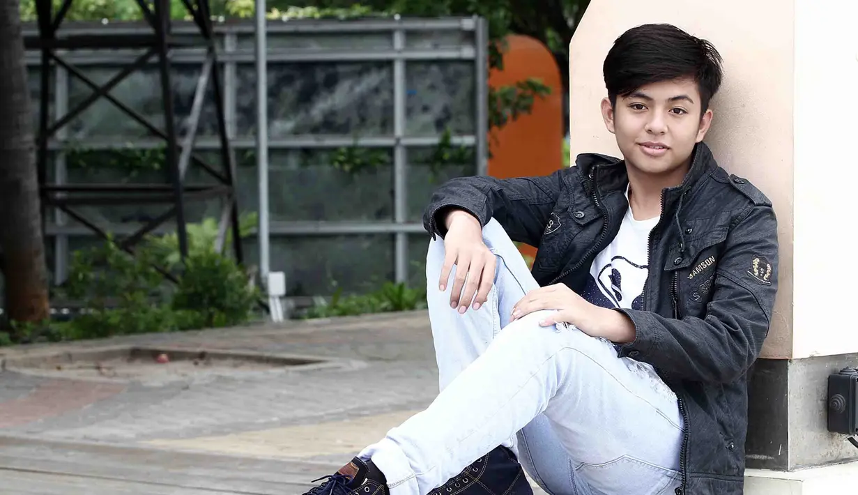 Berkat perannya sebagai Erick dalam sinetron Mermaid in Love namanya makin banyak menjadi idola masyarakat. Bahkan berkat perannya tersebut, Angga Aldi menyabet dua nominasi dalam SCTV Awards 2016. (Deki Prayoga/Bintang.com)