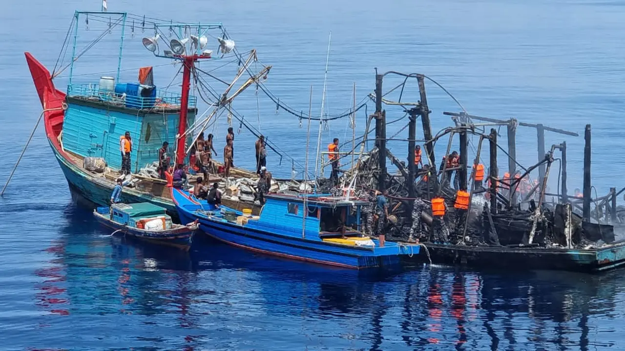 kapal terbakar