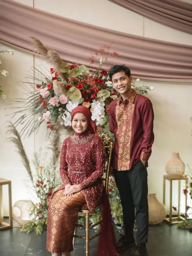 6 Inspirasi Baju Couple Lamaran untuk Wanita Berhijab, dari Citra Kirana hingga Dinda Hauw