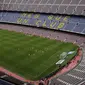 Akibat kondisi politik Barcelona bermain tanpa penonton saat melawan Las Palmas pada laga La Liga Spanyol di Stadion Camp Nou, Katalonia, Minggu (1/10/2017). Barcelona menang 3-0 atas Las Palmas. (AP/Manu Fernandez)