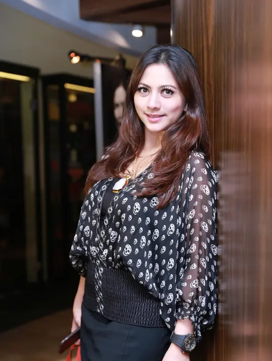 “Kalo misalnya FTV kan benar-benar full, murni, yang aku memang dituntut banget emosinya banyak dan beradegan yang benar-benar full, jadi untuk mainin karakternya juga full,” ungkap pemeran film ‘Joshua Oh Joshua’ ini. (Galih W. Satria/Bintang.com) 