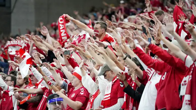 Foto Piala Eropa: Timnas Denmark Meledak-Ledak Usai Dipastikan Lolos ke Babak 16 Besar Euro 2020