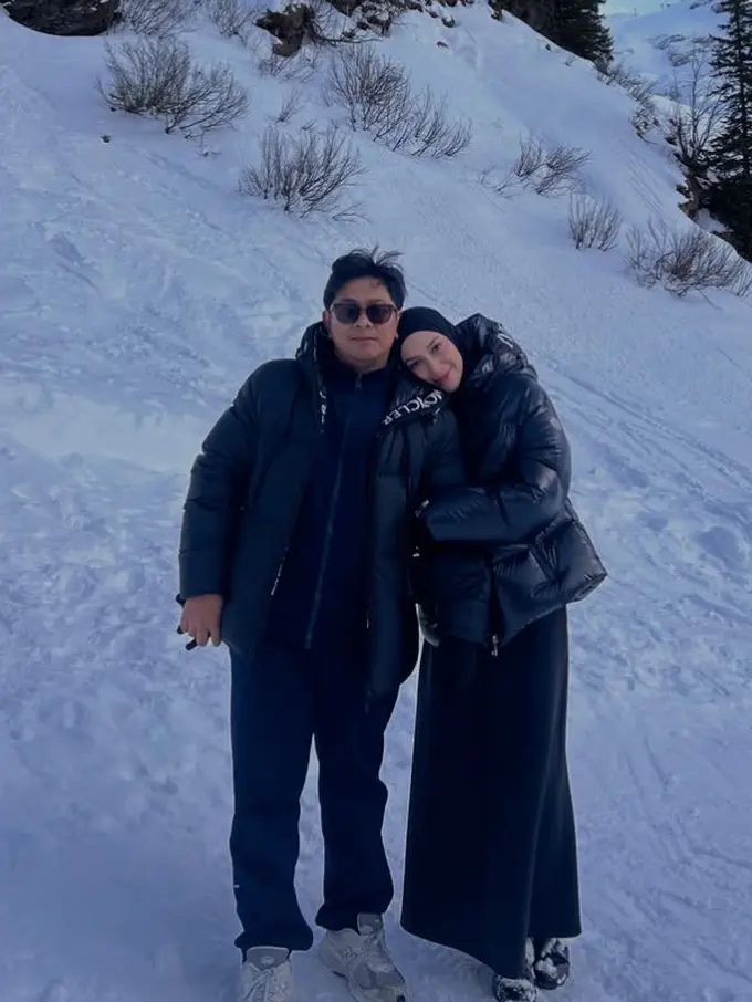 Gaya Artis Tanah Air Liburan Musim Dingin hingga Bersalju ke Luar Negeri