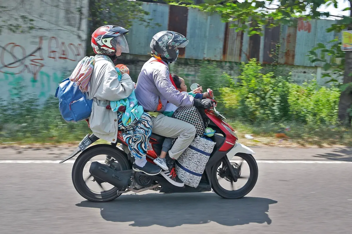 Pemudik Motor di Jalur Pantura:
