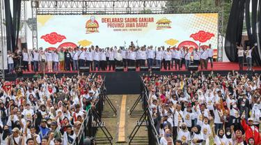 Ribuan masyarakat Bandung bersama Relawan Saung Ganjar, menggelar deklarasi dukungan kepada Ganjar Pranowo sebagai calon presiden pada Pemilu 2024.
