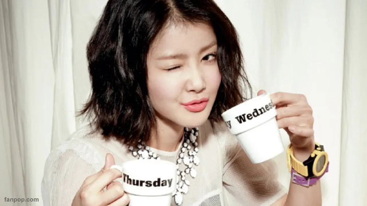 lee-si-young-130710b.jpg
