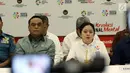 Menko PMK Puan Maharani bersama Menpan-RB yang juga sebagai CdM Asian Games 2018 Syafruddin memberikan keterangan kepada wartawan pasca penyelenggaraan Asian Games 2018 di kantor Kemenko PMK, Jakarta, Senin (3/9). (Liputan6.com/Johan Tallo)
